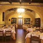Palazzo Del Papa Strettura