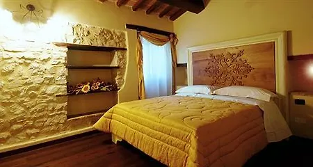 Palazzo Del Papa * Strettura
