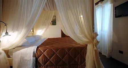 Palazzo Del Papa مزرعة للإقامة Strettura