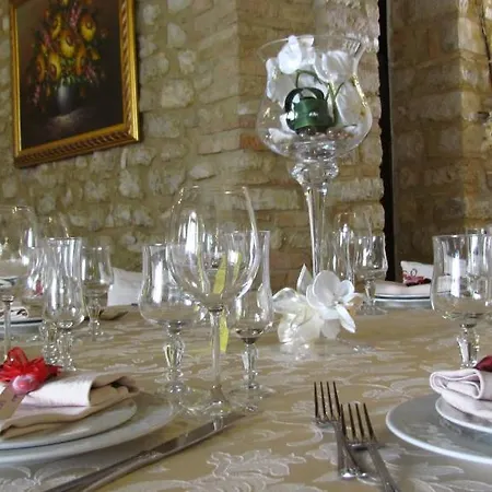 Palazzo Del Papa مزرعة للإقامة *